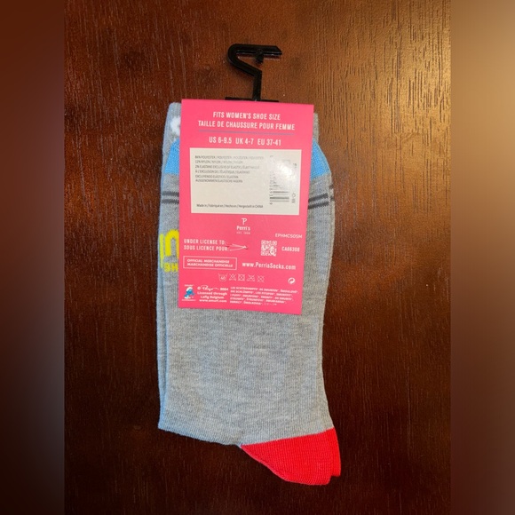 THE SMURFS NOVELTY CREW SOCKS NWT WOMEN’S SHOE SIZE 6-9.5 - Picture 2 of 2